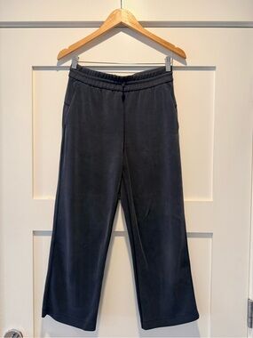Lululemon Softstreme High-Rise Cropped Pants
